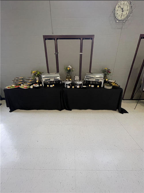 Maschios Buffet Table