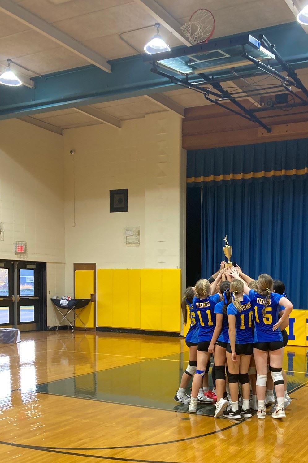 RMS Girls Volleyball - League Champions!